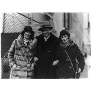   1891 1952,between wife,daughter,German born violinist: Home & Kitchen