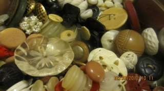10LBS ANTIQUE VINTAGE MIXED BUTTON BUTTONS LOT 1 DAY SCROLL DOWN FOR 
