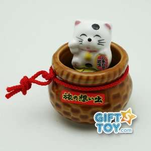    Cute Japanese Bobble Head Nodding Head : Lucky Cat: Toys & Games