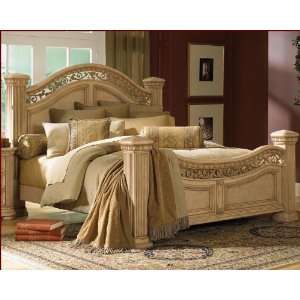  Wynwood Furniture Mansion Bed Cordoba in Antiguo Blanco 