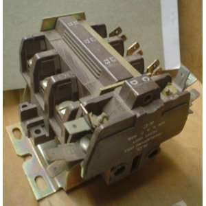  Contactor SLYVANIA A77 288505A 16 240V COIL 3 Pole 30A 