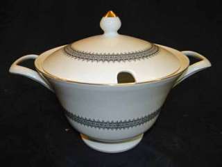 WEDGWOOD ENGLAND BONE CHINA ASTOR SOUP TUREEN  