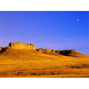  Rim Rock Formations Near Winnett, Montana, USA Travel 