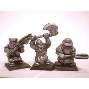   Miniatures Dwarves   Two handed Weapon Warriors III Toys & Games