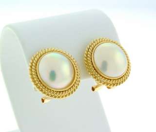 Beautiful 14K Yellow Gold Iridescent White Mabe Pearl Button Style 
