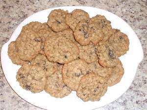 Dozen Fresh HOMEMADE Oatmeal Raisin Cookies 2  