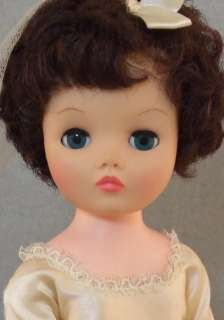 Uneeda Cissy Face Bride 19 inch Dollikin Type BEAUTY   Aqua eyes 