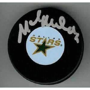  Autographed Mike Modano Hockey Puck   w COA   Autographed 
