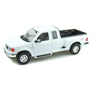   Ford F 150 Flareside Super Cab Pick Up Truck 1/18 White Toys & Games