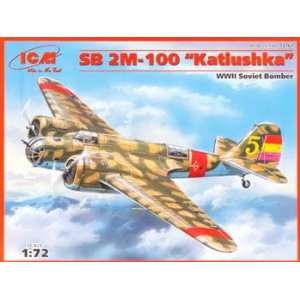   2M 100 Katiushka Spanish Bomber (Plastic Model Airplane) Toys & Games