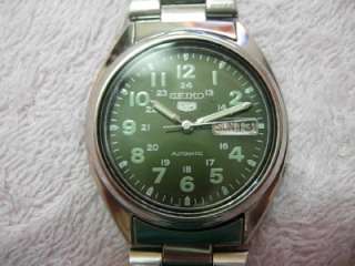 VINTAGE SEIKO5 7009 876A F GREEN DIAL MILITARY DESIGN AUTOMATIC WATCH 