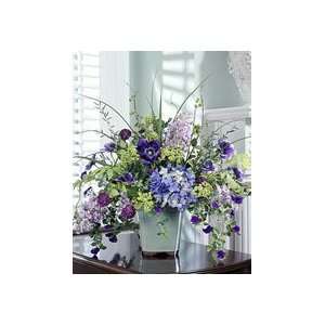  Hydrangea & Lilac Centerpiece Patio, Lawn & Garden