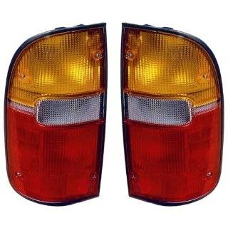 Toyota Tacoma Replacement Tail Light Assembly   1 Pair