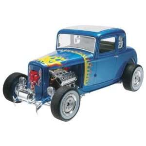  Revell   1/25 32 Ford 5 Window Coupe (Plastic Model 