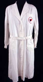 VINTAGE WHITE COTTON 1970S LAB COAT HEART EMBROIDERY  