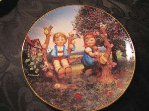 Hummel Apple Tree Boy and Girl #MK8128 Plate  