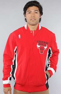 Mitchell & Ness The Chicago Bulls Warm Up Jacket in Red Black 