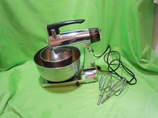 Vintage SUNBEAM MIXMASTER 12 Speed Chrome Stand Mixer w Beaters 