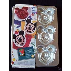 Wilton Mickey Mouse Mini Cake Pan (2105 3600, 1995):  Home 