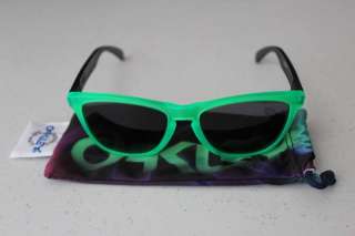 New Oakley Frogskins Blacklight Green/Black with Grey Lenses Holbrook 