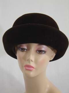 Elegant Vintage Ladies Chocolate Brown Wool Felt Derby Hat, has brown 