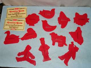   1978 Chilton Red Plastic 12 Days of Christmas Cookie Cutters & Recipes