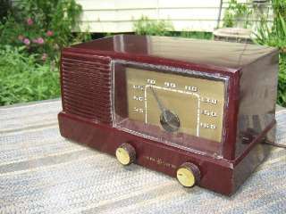 General Electric Plastic Tube Style AM Table Radio 1950  