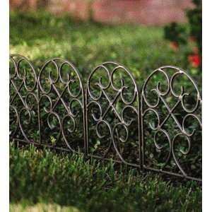   Locking Garden or Flower Bed Iron Scroll Edging: Patio, Lawn & Garden