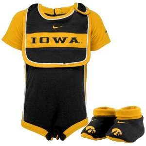  Nike Iowa Hawkeyes Infant Black Three Piece Gift Set 