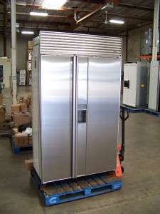 the 600 series 690 side by side refrigerator freezer with ice and 