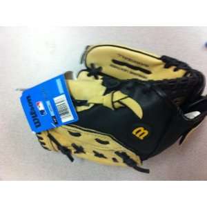 com Baseball Glove   Youth 11 Baseball Mitt   Wilson Baseball Glove 
